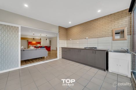 Property photo of 23 Black Wattle Way Cranbourne VIC 3977