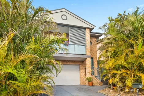 Property photo of 2/51 Mortlock Drive Albion Park NSW 2527