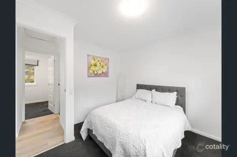 Property photo of 71 The Parkway Bradbury NSW 2560