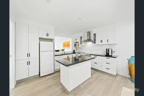 Property photo of 71 The Parkway Bradbury NSW 2560