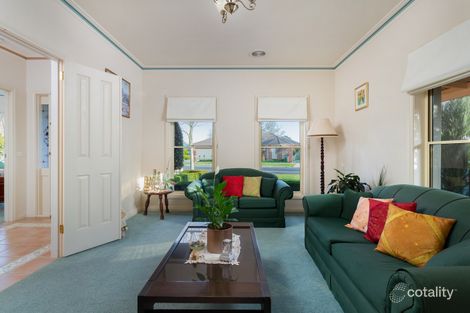 Property photo of 34 Stirling Drive Lake Gardens VIC 3355