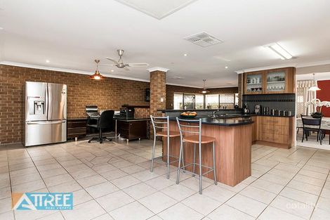 Property photo of 44 Bottlebrush Drive Thornlie WA 6108