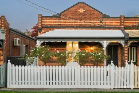 21 EDWARD ST, HAWTHORN, VIC 3122