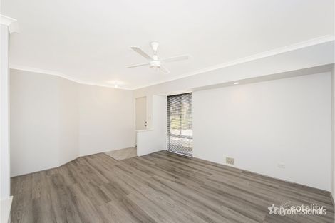 Property photo of 30 Silvertop Avenue Halls Head WA 6210