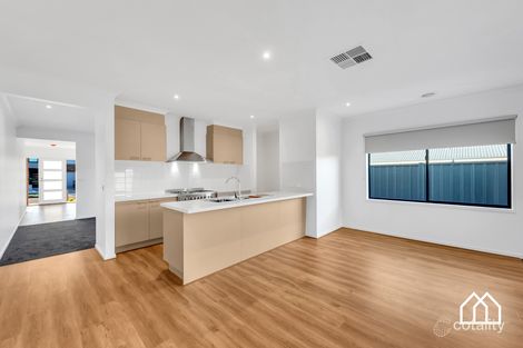 Property photo of 10 Shale Way Wollert VIC 3750