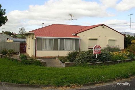 Property photo of 1 Dandaloo Place Mount Gambier SA 5290