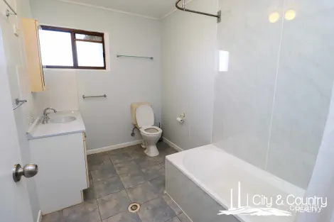 Property photo of 5 Sixth Avenue Parkside QLD 4825