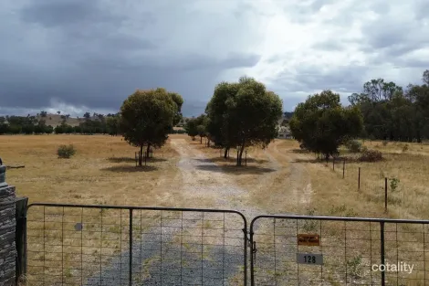 Property photo of 128 Bungowannah Road Jindera NSW 2642