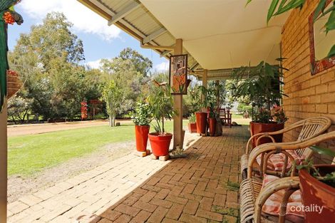 Property photo of 13 Honeydew Close Maida Vale WA 6057