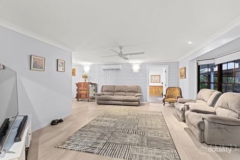 Property photo of 31 College Road Karana Downs QLD 4306
