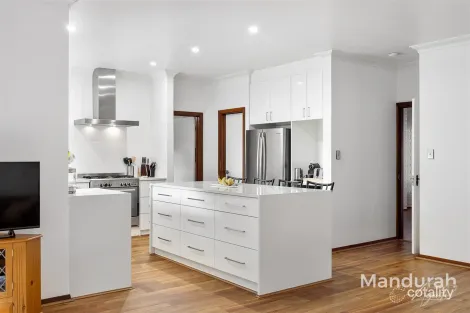 Property photo of 5 Tennyson Avenue Halls Head WA 6210