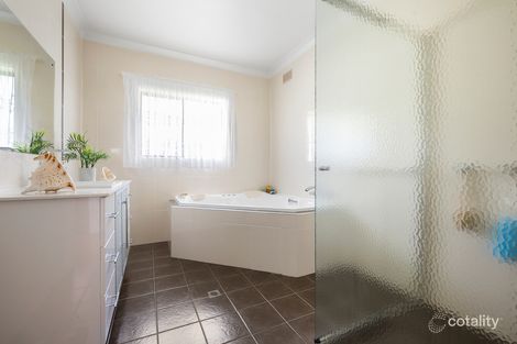 Property photo of 24 Silver Crescent Westleigh NSW 2120