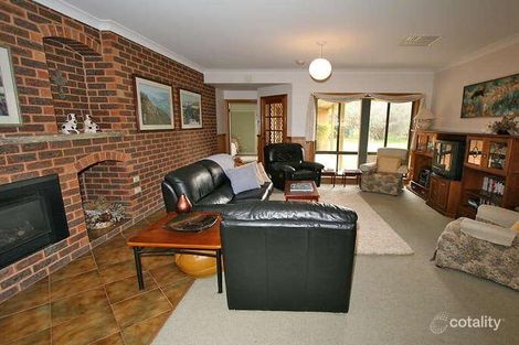 Property photo of 2 Hakea Place Springvale NSW 2650