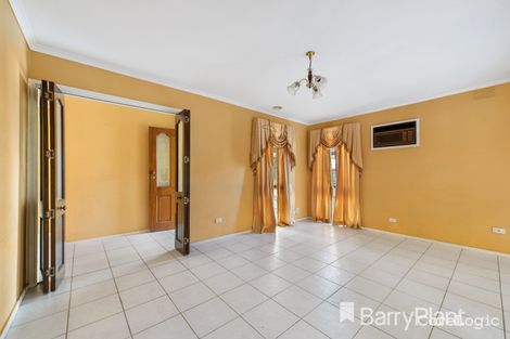 Property photo of 17 Smeaton Avenue Hoppers Crossing VIC 3029