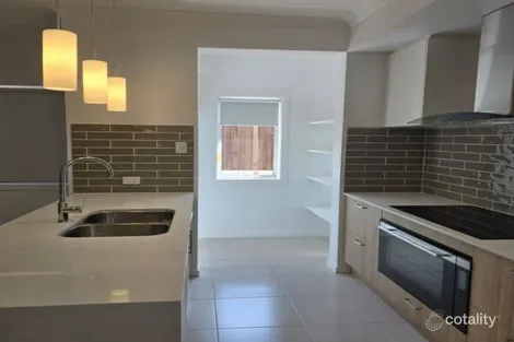 Property photo of 24 Highfields Road Highfields QLD 4352