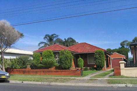 8 Como Rd, Greenacre, NSW 2190