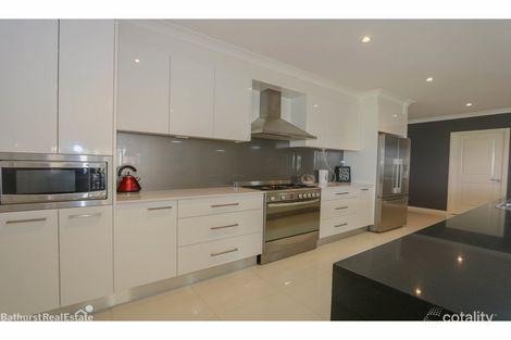 Property photo of 3 Topaz Court Kelso NSW 2795