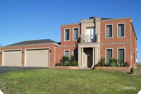 Property photo of 5 Rustic Rise Narre Warren North VIC 3804