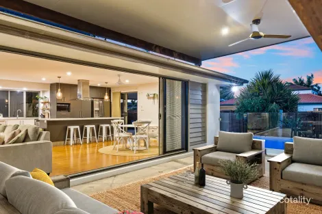 Property photo of 2 Peacock Crescent Bokarina QLD 4575