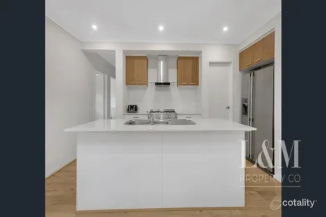 16 Pickering St, Mickleham, VIC 3064