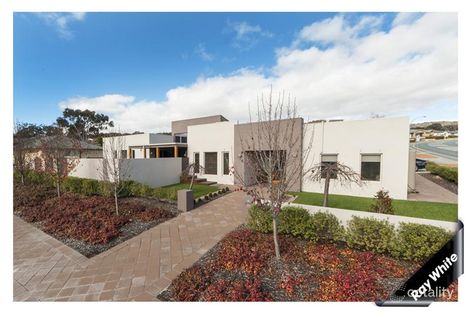 Property photo of 2 Bocciarini Court Jerrabomberra NSW 2619