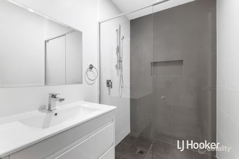 Property photo of 8 Dalana Glade Riverstone NSW 2765