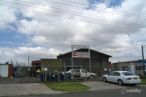 10 O'Neil St, Unanderra, NSW 2526