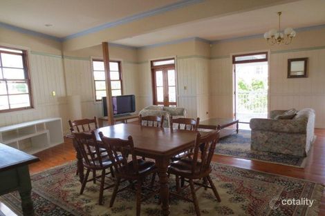 Property photo of 25 York Parade Spring Hill QLD 4000