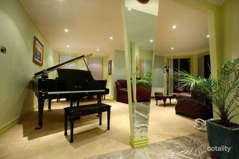 Property photo of 69 Montbrae Circuit Narre Warren North VIC 3804