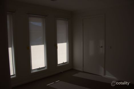Property photo of 5/5 Quinella Way Pakenham VIC 3810