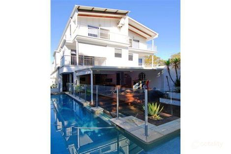 Property photo of 2/17 Errol Avenue Paradise Point QLD 4216