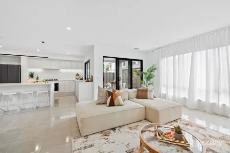 Property photo of 32 Patria Street Berwick VIC 3806