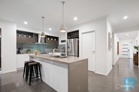 Property photo of 12 Zenith Court Fraser Rise VIC 3336