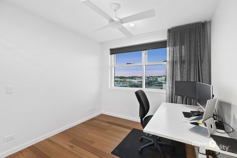 Property photo of 415/100 Holdsworth Street Coorparoo QLD 4151