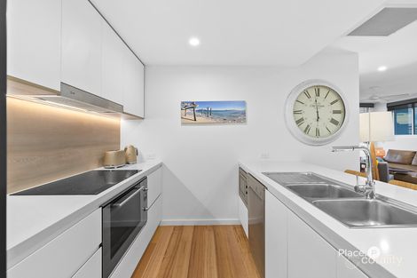 Property photo of 415/100 Holdsworth Street Coorparoo QLD 4151
