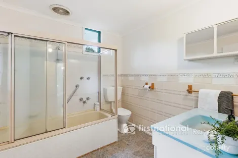 Property photo of 8 Paradise Grove Emerald VIC 3782