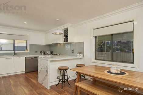 Property photo of 21 Leavenworth Drive Mount Austin NSW 2650