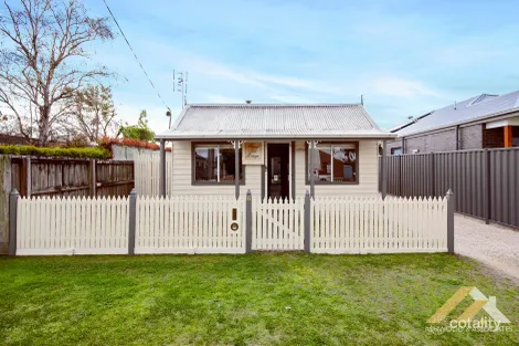 Property photo of 18 Swan Street Bairnsdale VIC 3875