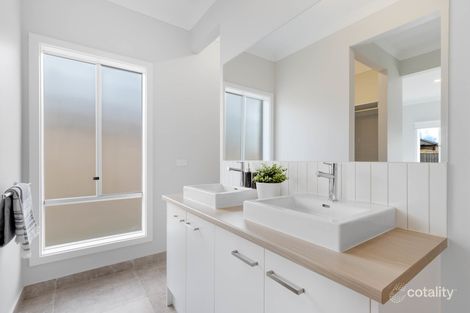 Property photo of 5 Constance Way New Gisborne VIC 3438