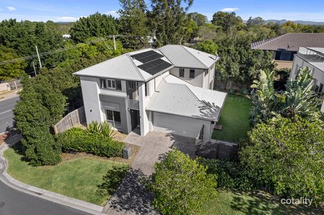 Property photo of 2 Outlook Crescent Bridgeman Downs QLD 4035
