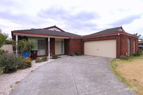 Property photo of 19 Pine Hill Court Cranbourne North VIC 3977