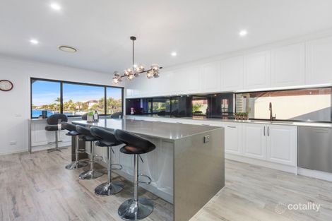 Property photo of 34 Calmwater Crescent Helensvale QLD 4212