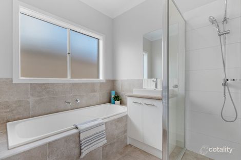 Property photo of 5 Constance Way New Gisborne VIC 3438