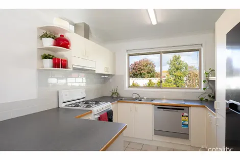 Property photo of 3/27 Edinburgh Circuit West Wodonga VIC 3690
