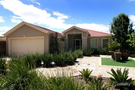 6 Parkdale Cl, White Hills, VIC 3550