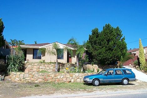 53 Monument Dr, Beldon, WA 6027