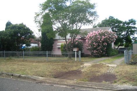 4 Donegal Ave, Smithfield, NSW 2164