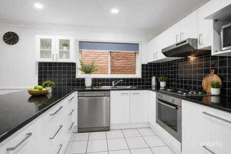 Property photo of 24 Amara Crescent Forest Lake QLD 4078