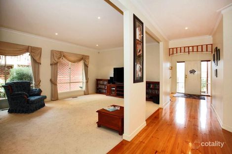 Property photo of 8 Grove Gardens Berwick VIC 3806