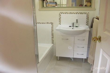 Property photo of 9 Overell Crescent Riverview QLD 4303